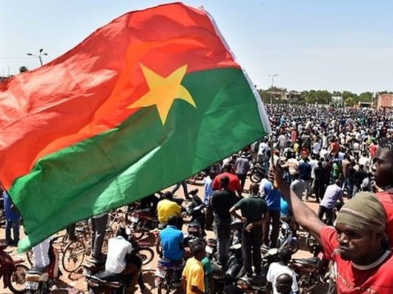 Afrique : Un soutien unanime envers le Burkina Faso suite à son retrait de la CEDEAO