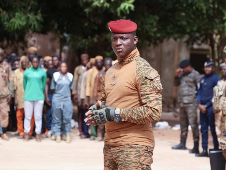 Burkina Faso : Le leadership motivant du Capitaine Ibrahim Traoré, vers une lutte déterminée contre l’adversité